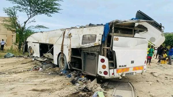 ACIDENTE DE VIAÇÃO NO MORRO DO CHINGO DEIXA 11 MORTOS E 8 FERIDOS EM ESTADO CRÍTICO